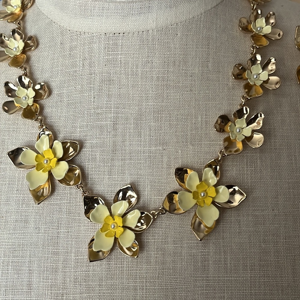 INC necklace - Picture 2 of 3
